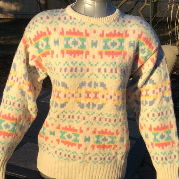 Vintage Sweaters - Wool Scottish 1990’s Sweater Size Small Vintage
